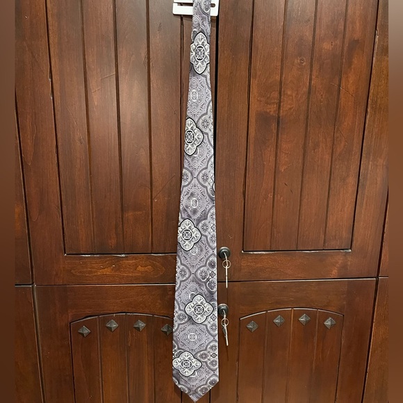 Business tie - Picture 1 of 4